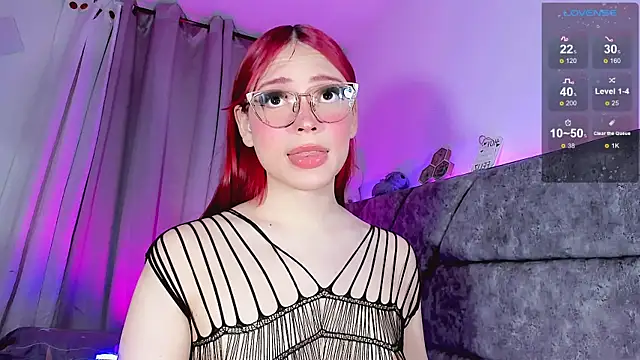 Valentina Alba online show from November 30, 2025, 2:23 am