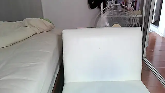 iamMalixxx online show from November 27, 2025, 5:52 am