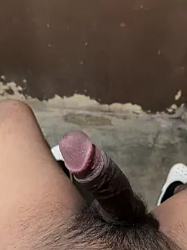 Snapshot of Luis455gomez chatting on February 6, 2025, 2:55 am Luis455gomez online show from February 6, 2025, 2:55 am