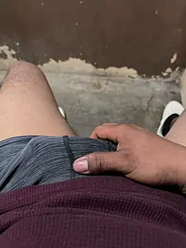 Snapshot of Luis455gomez chatting on January 16, 2025, 3:23 am Luis455gomez online show from January 16, 2025, 3:23 am