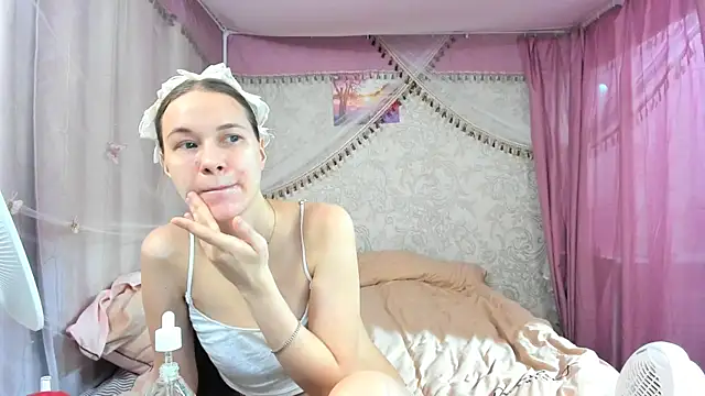 leila bambi  online show from February 21, 2026, 4:09 pm