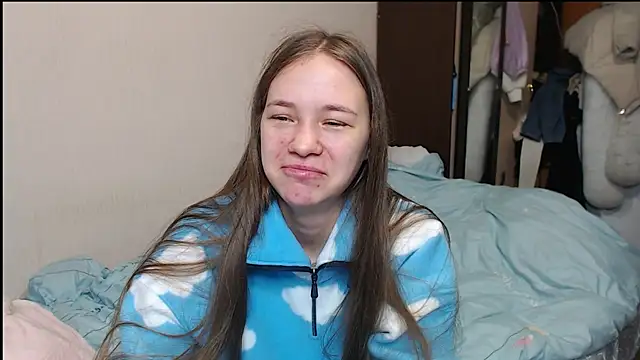 leila bambi  online show from February 13, 2025, 4:28 pm