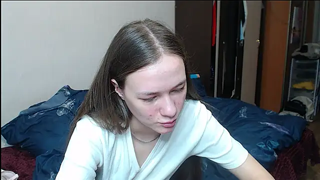 leila bambi  online show from March 14, 2025, 9:54 pm