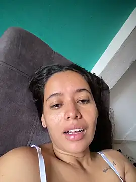 Snapshot of juliana_0796 chatting on May 17, 2026, 4:18 pm juliana 0796 online show from May 17, 2026, 4:18 pm