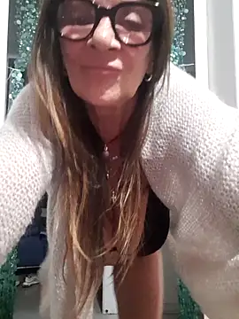 gildamilf online show from April 13, 2026, 7:51 pm