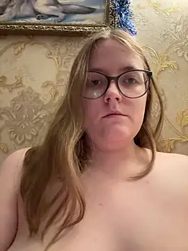 Snapshot of DesireMelissa chatting on February 18, 2025, 8:14 pm DesireMelissa online show from February 18, 2025, 8:14 pm