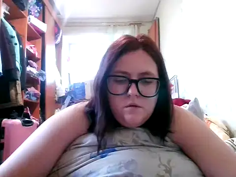 Snapshot of DesireMelissa chatting on October 19, 2025, 12:41 pm DesireMelissa online show from October 19, 2025, 12:41 pm
