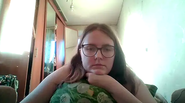 Snapshot of DesireMelissa chatting on February 24, 2025, 1:42 pm DesireMelissa online show from February 24, 2025, 1:42 pm