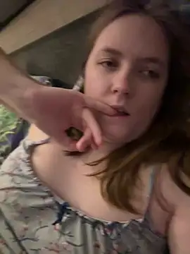 Snapshot of DesireMelissa chatting on March 1, 2025, 8:10 pm DesireMelissa online show from March 1, 2025, 8:10 pm