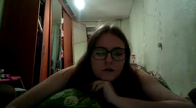 Snapshot of DesireMelissa chatting on February 18, 2025, 4:58 pm DesireMelissa online show from February 18, 2025, 4:58 pm