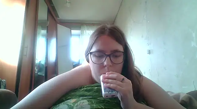 Snapshot of DesireMelissa chatting on February 22, 2025, 12:18 pm DesireMelissa online show from February 22, 2025, 12:18 pm