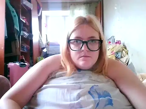 Snapshot of DesireMelissa chatting on October 16, 2025, 9:50 am DesireMelissa online show from October 16, 2025, 9:50 am