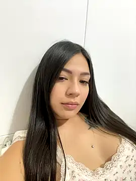 Snapshot of Latina_vanessa chatting on October 24, 2025, 10:42 pm Latina vanessa online show from October 24, 2025, 10:42 pm