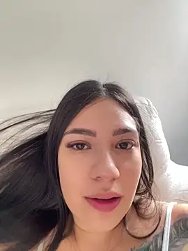 Snapshot of Latina_vanessa chatting on December 14, 2025, 9:42 pm Latina vanessa online show from December 14, 2025, 9:42 pm