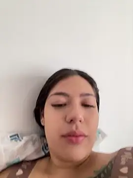 Snapshot of Latina_vanessa chatting on December 2, 2025, 1:46 pm Latina vanessa online show from December 2, 2025, 1:46 pm