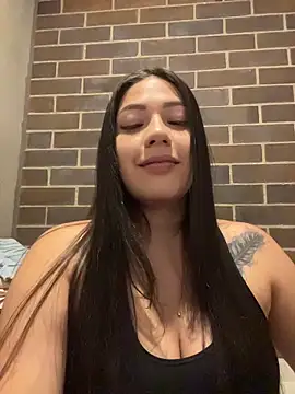 Snapshot of Latina_vanessa chatting on May 19, 2026, 4:19 am Latina vanessa online show from May 19, 2026, 4:19 am