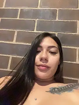 Snapshot of Latina_vanessa chatting on May 4, 2026, 5:44 am Latina vanessa online show from May 4, 2026, 5:44 am