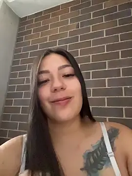 Snapshot of Latina_vanessa chatting on May 23, 2026, 5:01 pm Latina vanessa online show from May 23, 2026, 5:01 pm