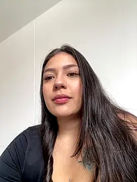 Snapshot of Latina_vanessa chatting on December 21, 2025, 3:57 pm Latina vanessa online show from December 21, 2025, 3:57 pm