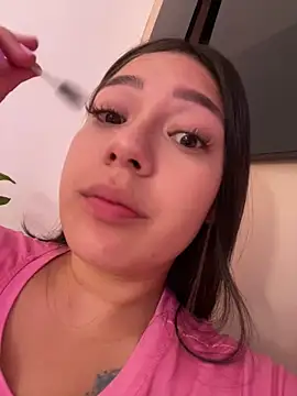 Snapshot of Latina_vanessa chatting on April 27, 2026, 11:58 pm Latina vanessa online show from April 27, 2026, 11:58 pm
