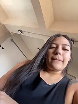 Snapshot of Latina_vanessa chatting on May 15, 2026, 6:17 pm Latina vanessa online show from May 15, 2026, 6:17 pm