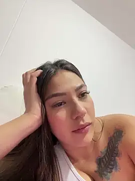 Snapshot of Latina_vanessa chatting on February 5, 2026, 2:40 am Latina vanessa online show from February 5, 2026, 2:40 am