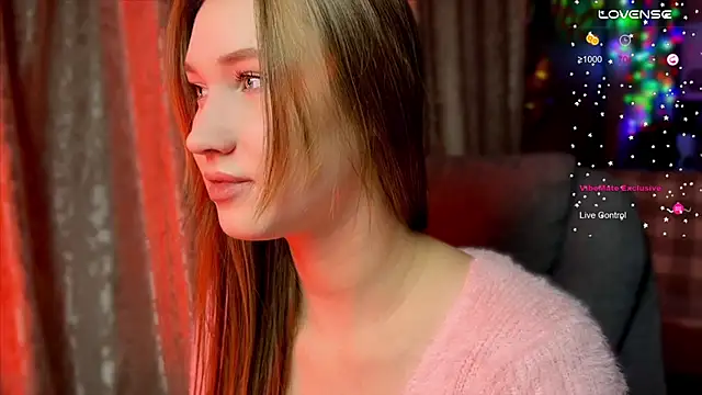 ChloeMillerMeow online show from December 3, 2025, 7:57 pm