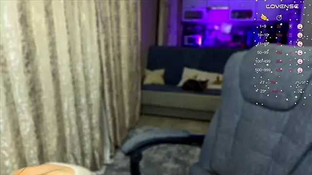 ChloeMillerMeow online show from September 21, 2025, 7:41 pm