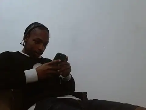 Larry-n-clouds online show from February 10, 2026, 4:50 pm