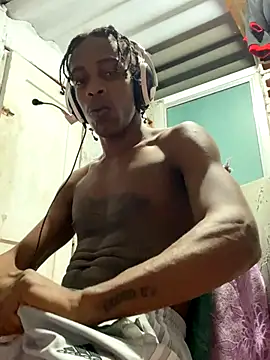 Larry-n-clouds online show from November 23, 2025, 3:16 am