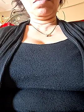 Snapshot of Rozittaa chatting on May 10, 2026, 3:03 pm Rozittaa online show from May 10, 2026, 3:03 pm