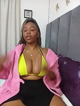 IceBellaCane313 online show from June 19, 2026, 12:16 am