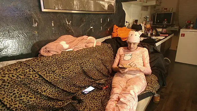 Sletjerayxh online show from January 9, 2026, 6:37 pm