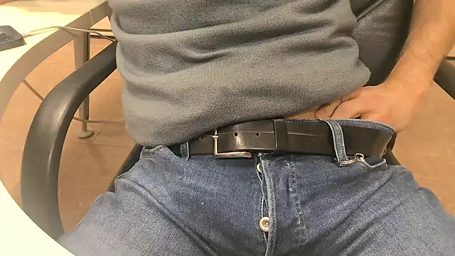 alessandroman2114 online show from February 6, 2026, 6:04 pm