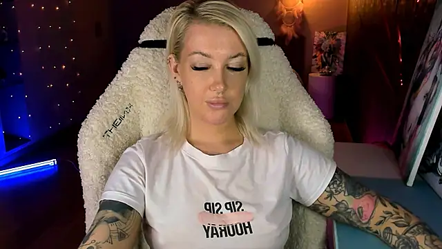 tykioty Miley online show from April 10, 2026, 12:45 pm