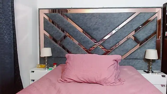 KarlaTesg online show from March 6, 2026, 9:43 pm