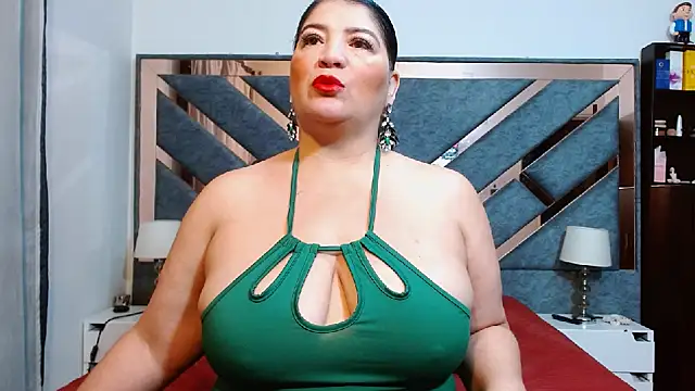 KarlaTesg online show from November 26, 2025, 9:42 am