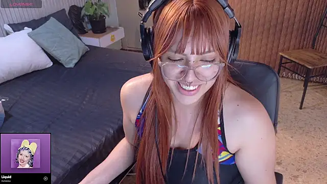 Eli666uwu online show from November 6, 2025, 3:27 pm