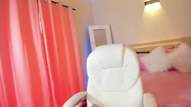 Snapshot of megan_connor_ chatting on April 23, 2026, 3:46 pm megan connor online show from April 23, 2026, 3:46 pm