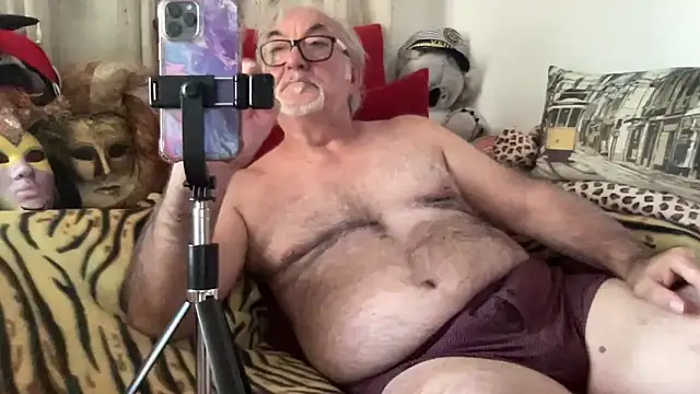 Snapshot of EroticVenetian chatting on September 24, 2025, 8:21 am EroticVenetian online show from September 24, 2025, 8:21 am