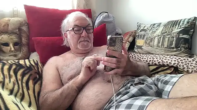 Snapshot of EroticVenetian chatting on October 4, 2025, 10:50 am EroticVenetian online show from October 4, 2025, 10:50 am