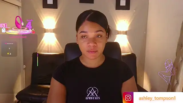 ashley Tompson1 online show from March 20, 2025, 12:32 pm