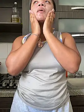 ashley Tompson1 online show from March 19, 2025, 4:24 pm