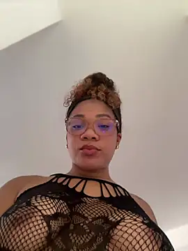 ashley Tompson1 online show from April 17, 2026, 1:36 pm