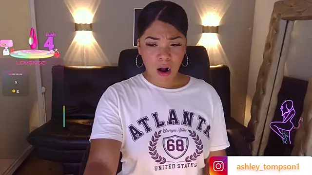 ashley Tompson1 online show from March 17, 2025, 7:26 pm