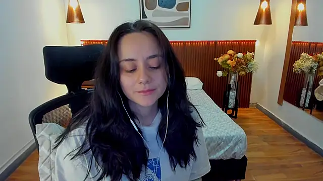 KatherineBond online show from May 26, 2026, 7:01 pm