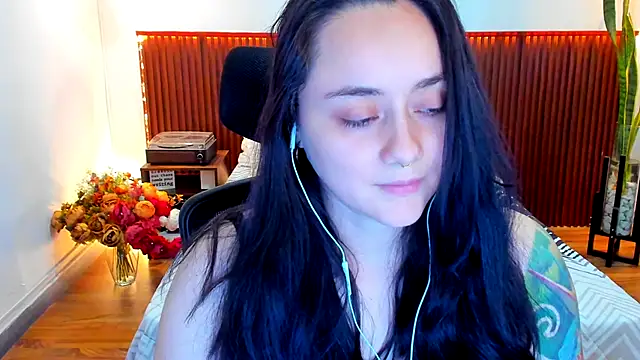 KatherineBond online show from December 20, 2025, 7:06 pm