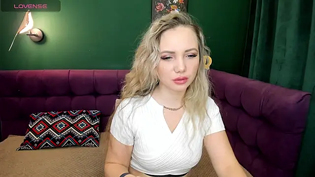 Snapshot of EvaMoran chatting on September 30, 2025, 1:55 am EvaMoran online show from September 30, 2025, 1:55 am