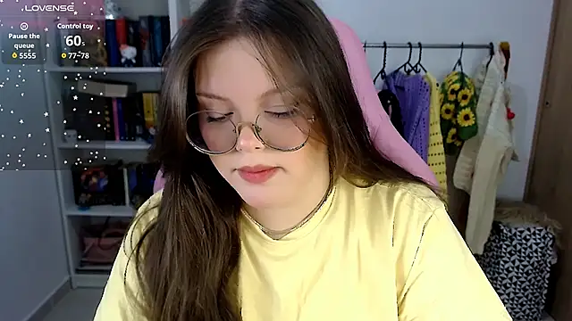 Gabiwaifu online show from November 11, 2025, 2:17 am