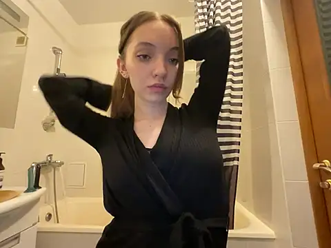 Snapshot of BarbaraFantasy chatting on March 7, 2025, 12:37 am BarbaraFantasy online show from March 7, 2025, 12:37 am